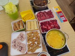 -杨老板·海鲜集市火锅·鲜切牛肉(中防万宝店)