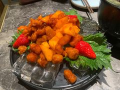 冰镇菠萝咕咾肉-稻鲜记潮汕砂锅粥