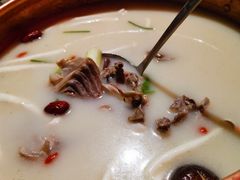 -三人行骨头王火锅(长寿店)