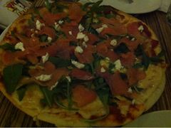 煙薰三文魚披薩-榖屋house of flour(张江首店)