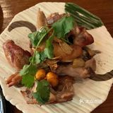 酒吧太吵？酒好喝的地方食物却不行