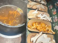 -芸山季·云南山珍菌火锅(人民广场来福士店)