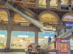 -王府井奥莱临潼小镇(临潼店)