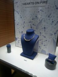 -周大福 CHOW TAI FOOK(新世界百货崇文店)