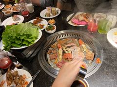 烤肉-钱小奴海鲜自助黑金店(杭州滨江龙湖店)