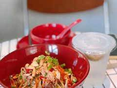 椒麻鸡丝凉面-面上有光