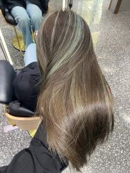 -Tloml salon