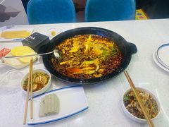 秘制美牛蛙-蛙鱼潭美蛙鱼头火锅(解放碑瑞富广场店)