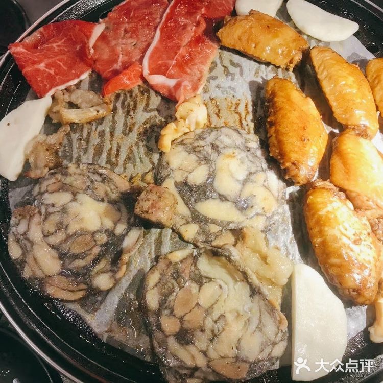 喝酒吃肉开心快乐[加油]