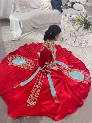 -艾米丽婚纱礼服