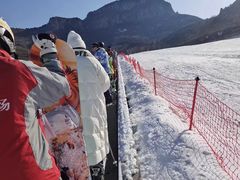 -济南卧虎山滑雪场