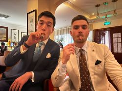 -德川洋服西服礼服订制·丽都皇冠店