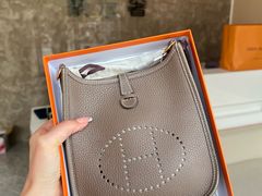 -聚云奢二手奢侈品黄金手表包包回收·中古店(三里屯总店)