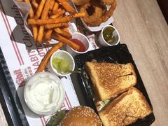 -The Habit Burger Grill 哈比特汉堡(爱琴海店)