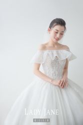 -Lady  Jane高端婚纱礼服馆