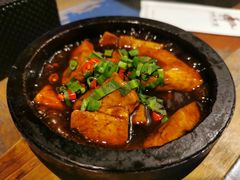 傣家石锅焖豆腐-滇越乘象云南餐厅(豆各庄店)