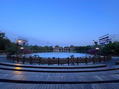 -茅山东方盐湖城景区