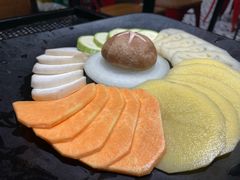 -三国惹火烤肉·中日韩烤肉集合店(百草路店)