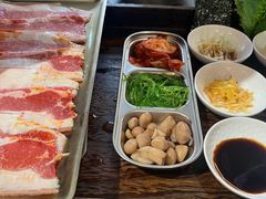-围炉肉舍•炭烤活鳗•丹东海鲜烤肉(步行街店)