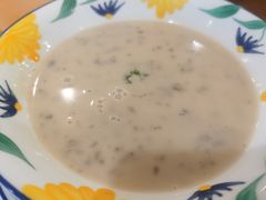 蘑菇奶油汤-萨莉亚意式餐厅(新洲家乐福店)