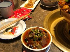 -沪小二炭火蛙锅(淮海中路美食不夜城店)