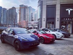 -TESLA 特斯拉(上海太古汇体验店)