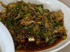 凉拌肥肠-茅屋大酒店