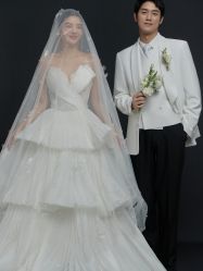 -至臻微拉婚纱摄影