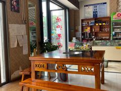 大堂-石磨房养生豆浆鱼•野生菌火锅(红河云岭·盛世佳园店)