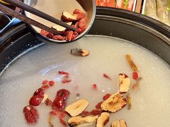无花果霸王花锅底-芸鲜季·云南野生菌餐厅· 云南风物味研社(闵行店)
