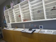 -天空之镜眼镜店蔡司依视路授权店(天通苑店)