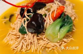 Shrimp Soup with Huaiyang Tofu Skin Noodles