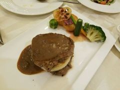 红酒小牛排-维兰西餐(万泉河店)