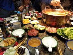 -沪小二炭火蛙锅(淮海中路美食不夜城店)