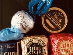 -VENCHI 闻绮(上海佛罗伦萨小镇店)