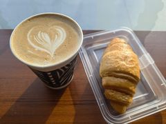 咸蛋黄流心可颂-ZOO COFFEE动物园咖啡(望京锐创店)