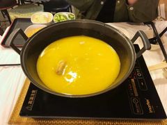 -鲜入围煮花胶鸡海鲜火锅