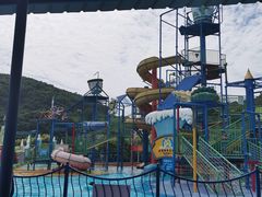 -平湖九龙山乐满地水上乐园