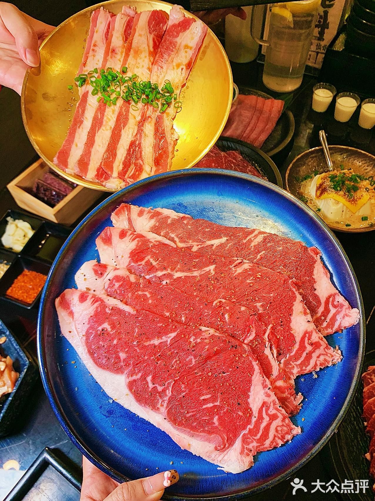 今天npy神神秘秘带我来了公厕旁边吃烤肉……