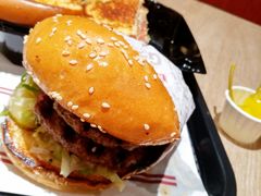 -The Habit Burger Grill 哈比特汉堡(爱琴海店)