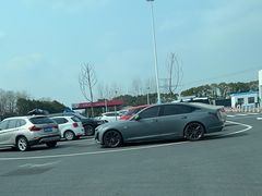 -平望服务区·停车场