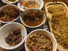 -炉小二铜锅牛蛙•川湘菜(三里屯店)