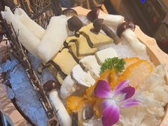 -老牌坊云南鱼豆花火锅(哈西万达店)