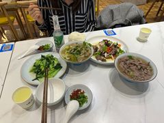 -犇逸·乐山跷脚牛肉·四川现炒(览海店)
