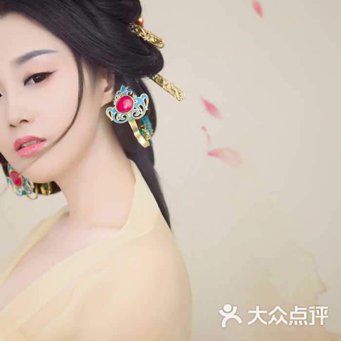 盘子女人坊古装写真摄影