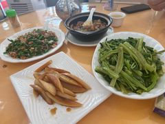 -鹏城人家海鲜酒家·23年老字号(较场尾店)