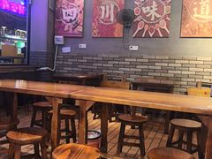 -爆炸头阿姨小四川正宗川味小吃(无任何分店)