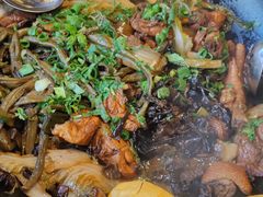 -山妹子铁锅炖