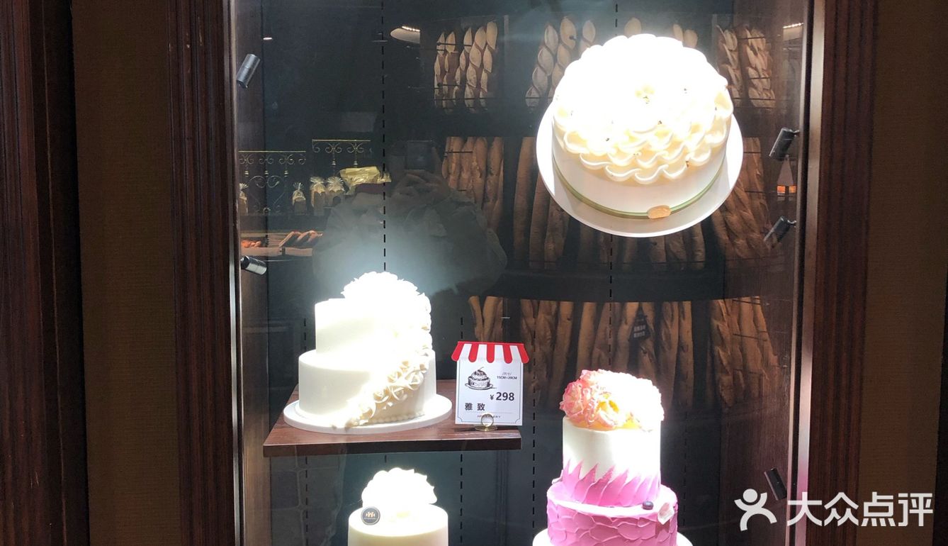打卡红跑车旗舰店