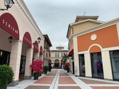 -佛罗伦萨小镇广佛名品奥特莱斯(疏港路店)